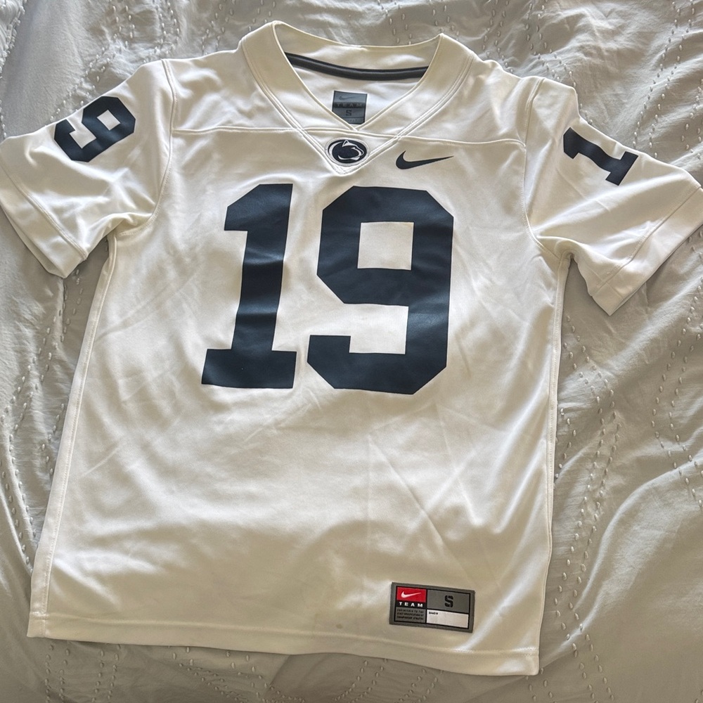 Nike White Jersey with Navy Numbers No. 19